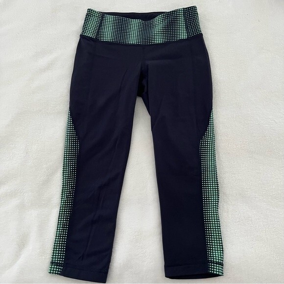 Athleta Revelation Cropped Leggings in Galactic Blue Green, Size S NWOT - Picture 5 of 7